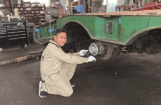 大島工場(日本海自動車工業射水支社)は富山県内でも有数の大型自動車(大型バス、大型トラックなど)の整備工場